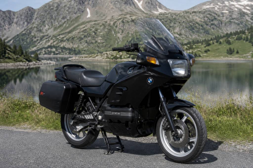Tout savoir sur la bmw k1100rs : caractéristiques, entretien et conseils d’achat