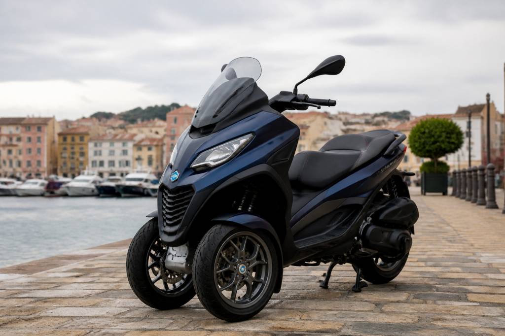 800cc nouveau piaggio mp3 60 caractéristiques, prix et innovations du maxi-scooter